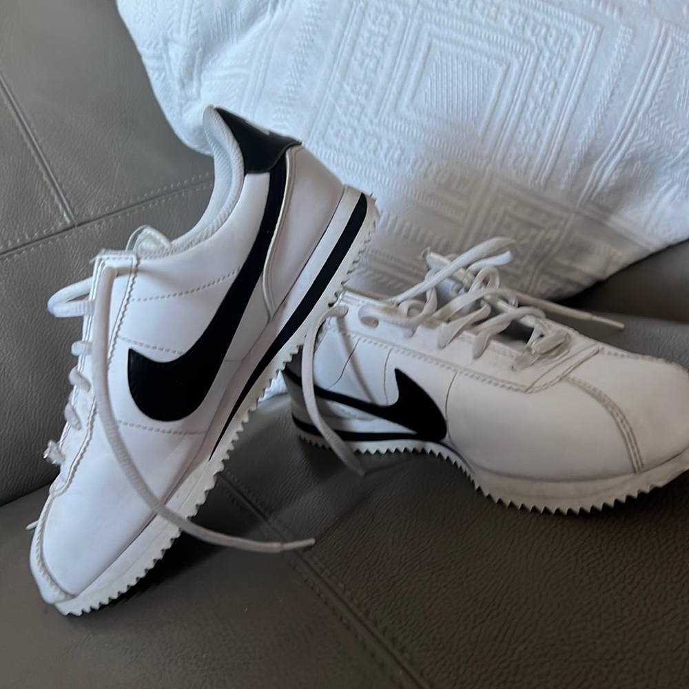 COPY - NIKE SNEAKERS. (5Y)
